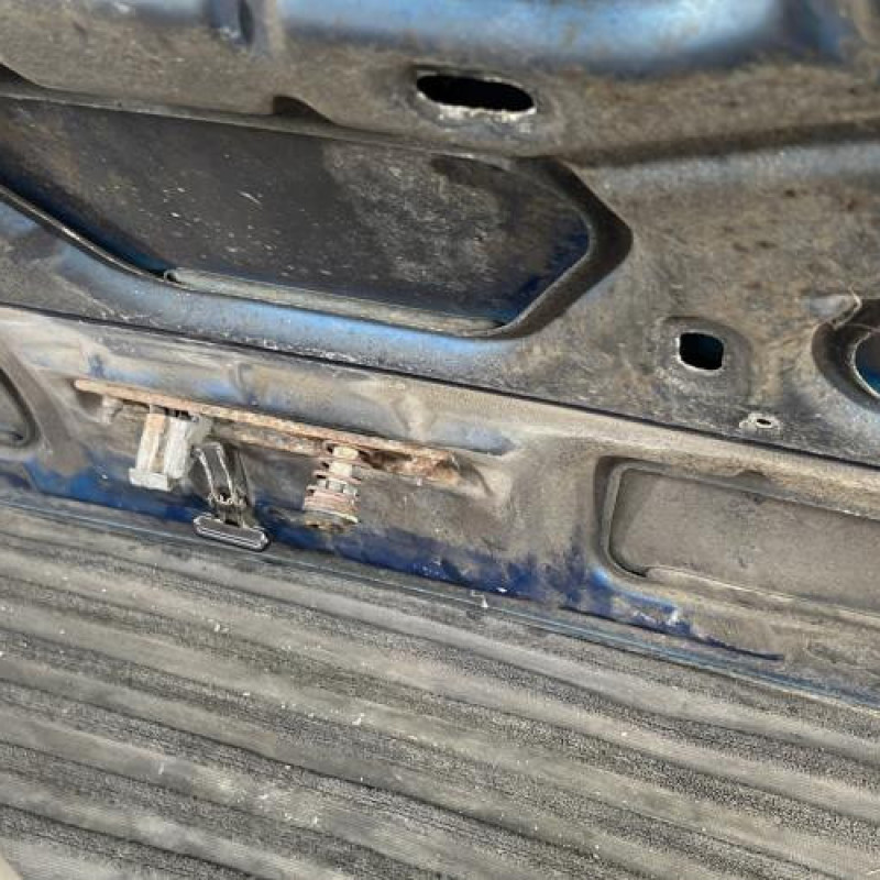 Capot RENAULT CLIO 2 Photo n°8