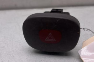 Bouton de warning RENAULT CLIO 2 Photo n°1