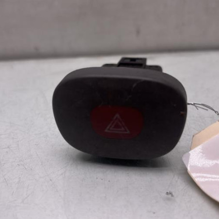 Bouton de warning RENAULT CLIO 2 Photo n°1
