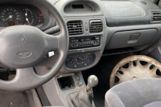 Bouton de warning RENAULT CLIO 2