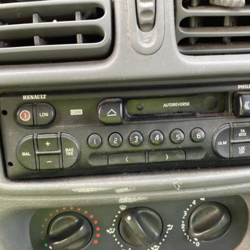 Bouton de warning RENAULT CLIO 2 Photo n°20