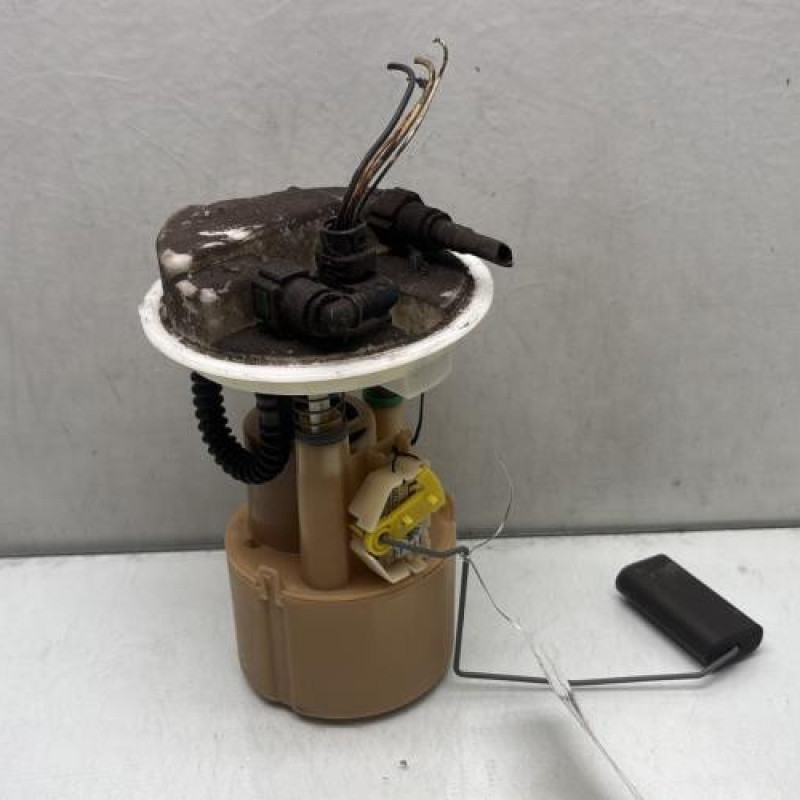 Pompe à carburant RENAULT CLIO 2 Photo n°1