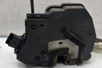 Serrure arriere droit RENAULT CLIO 4
