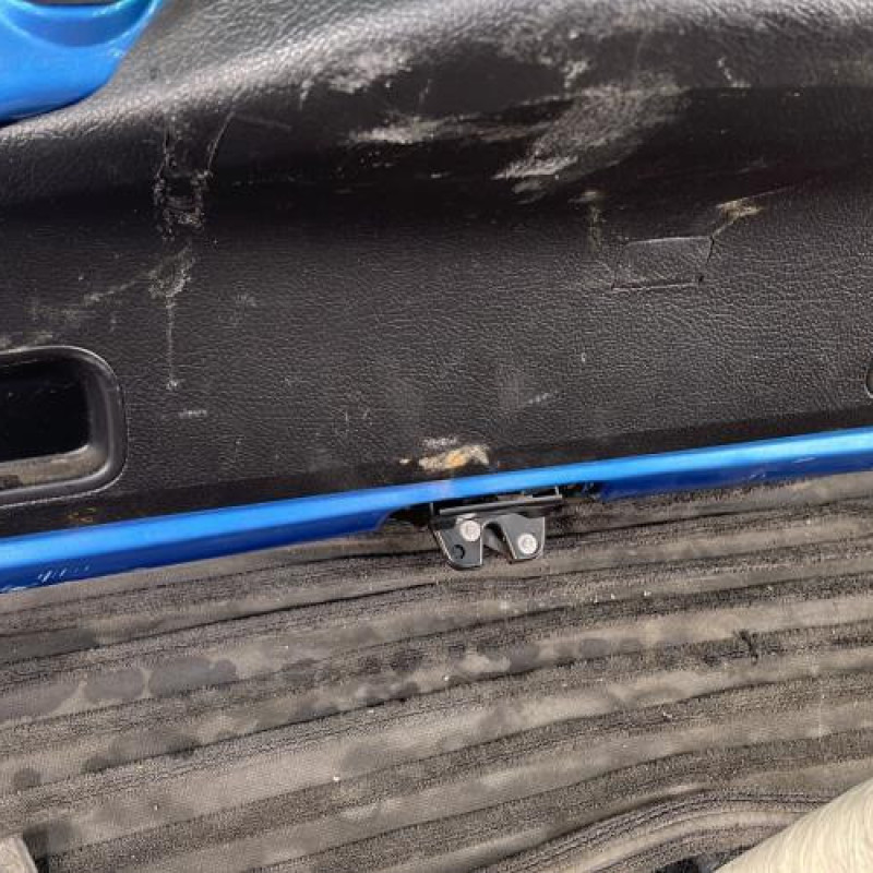 Malle/Hayon arriere PEUGEOT 206 Photo n°10