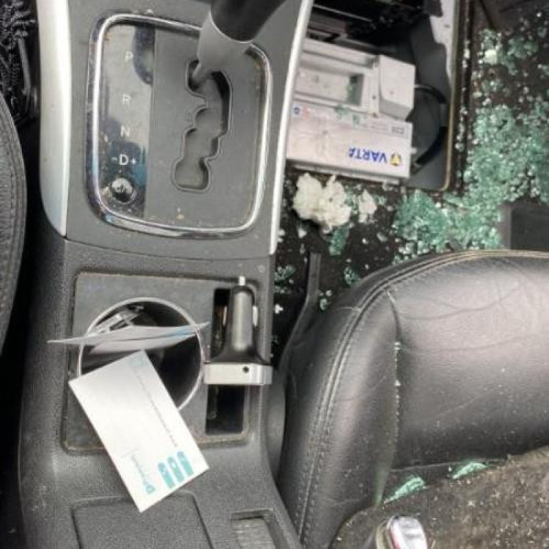 Attache ceinture avant gauche MERCEDES CLASSE B 245 Photo n°19