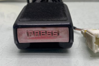 Attache ceinture avant gauche PEUGEOT 206