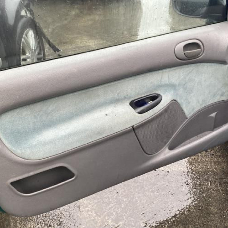 Optique avant principal gauche (feux)(phare) PEUGEOT 206 Photo n°12