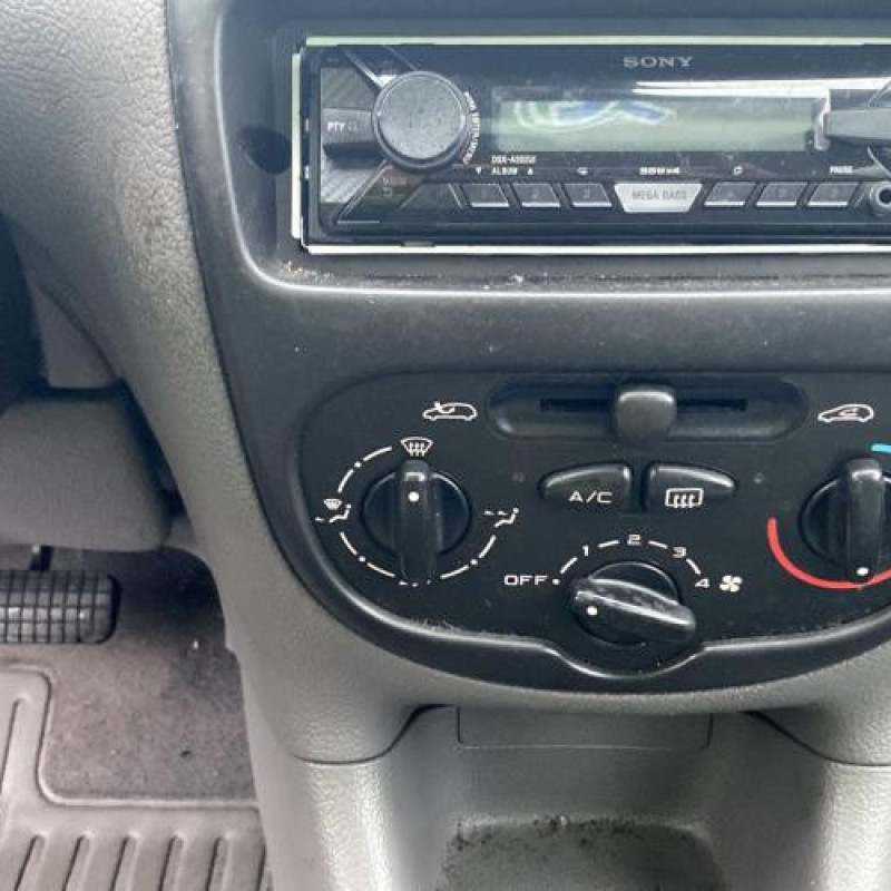 Optique avant principal gauche (feux)(phare) PEUGEOT 206 Photo n°17