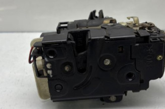 Serrure avant droit VOLKSWAGEN PASSAT 4
