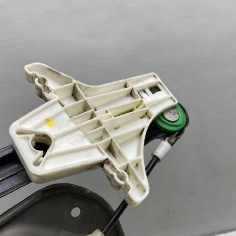 Leve vitre electrique arriere gauche VOLKSWAGEN GOLF 5 Photo n°4