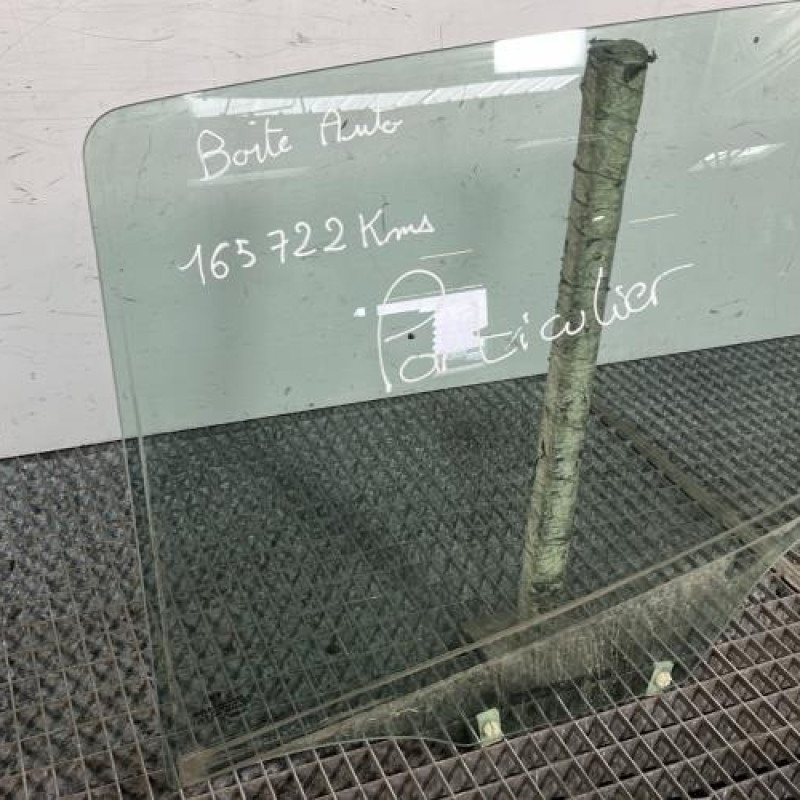 Vitre arriere gauche PEUGEOT 207 Photo n°2