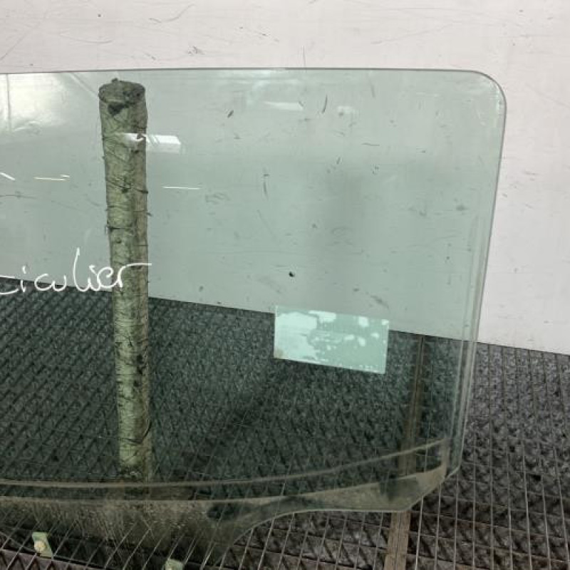 Vitre arriere gauche PEUGEOT 207 Photo n°3