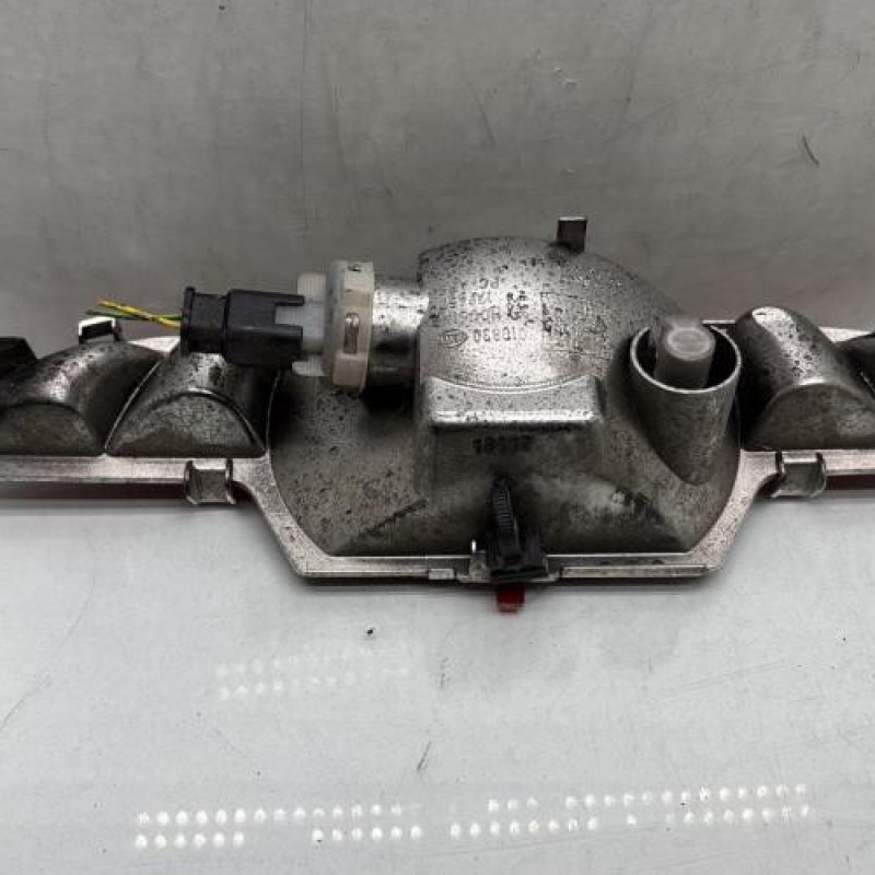 Anti brouillard arriere PEUGEOT 208 1 Photo n°3