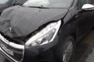 Anti brouillard arriere PEUGEOT 208 1