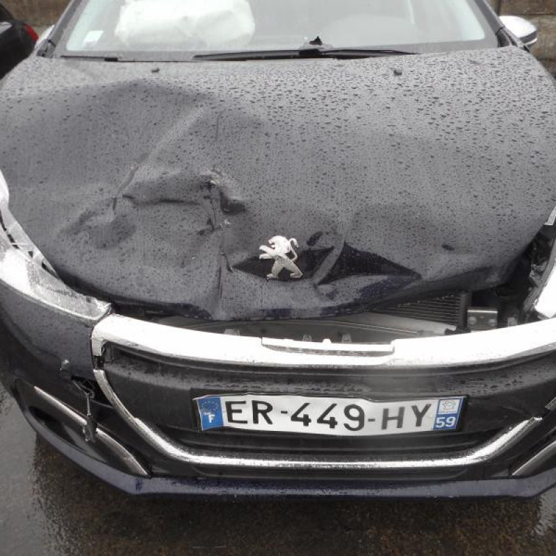 Anti brouillard arriere PEUGEOT 208 1 Photo n°8