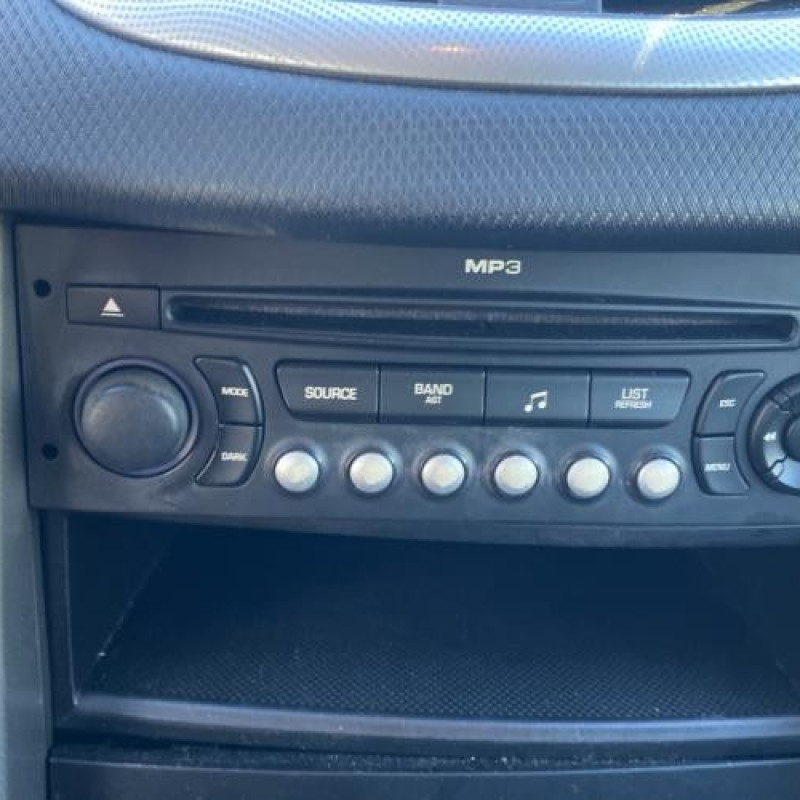 Vitre arriere gauche PEUGEOT 207 Photo n°13