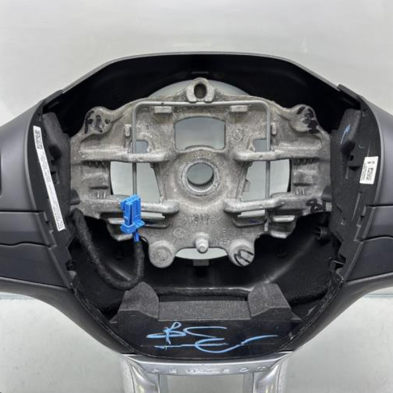 Volant PEUGEOT 208 1 Photo n°4