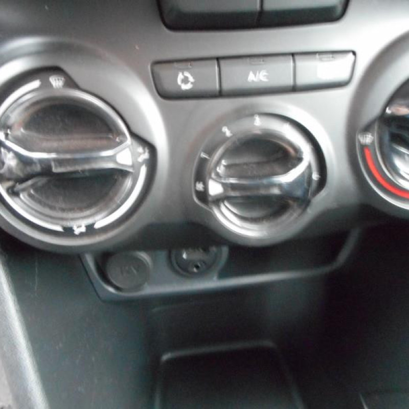 Interrupteur de leve vitre avant gauche PEUGEOT 208 1 Photo n°13