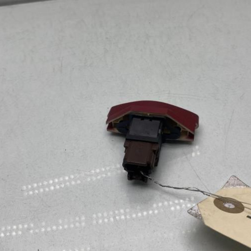 Bouton de warning CITROEN C5 1 Photo n°2