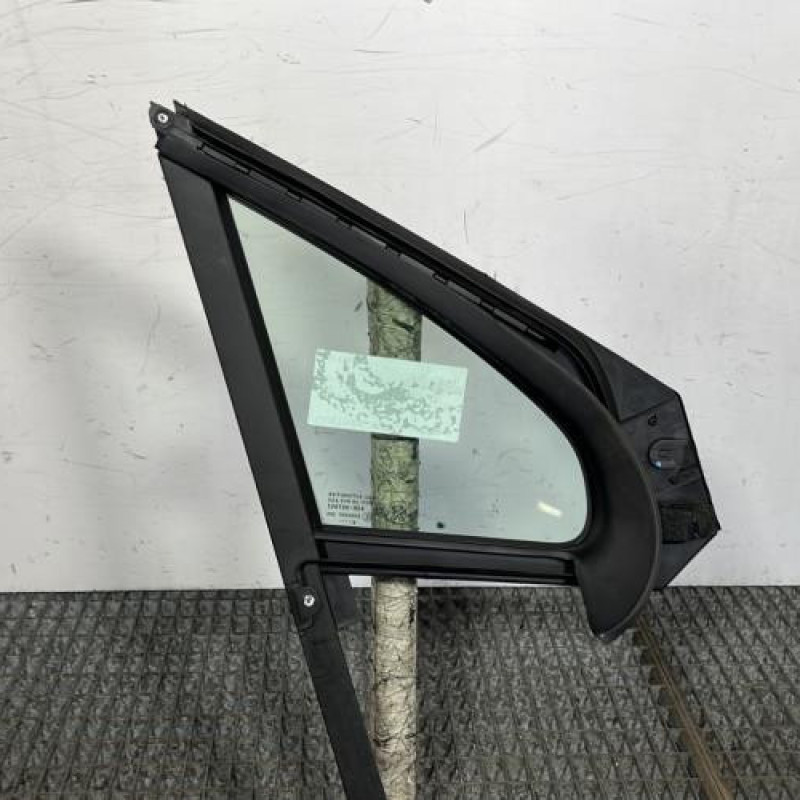 Custode avant gauche (porte) PEUGEOT 208 1 Photo n°4