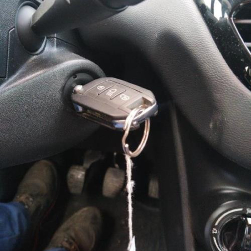 Autoradio d'origine PEUGEOT 208 1 Photo n°6
