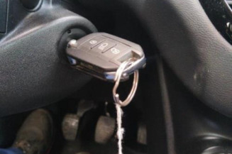 Serrure avant gauche PEUGEOT 208 1