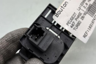Bouton de coffre PEUGEOT 407