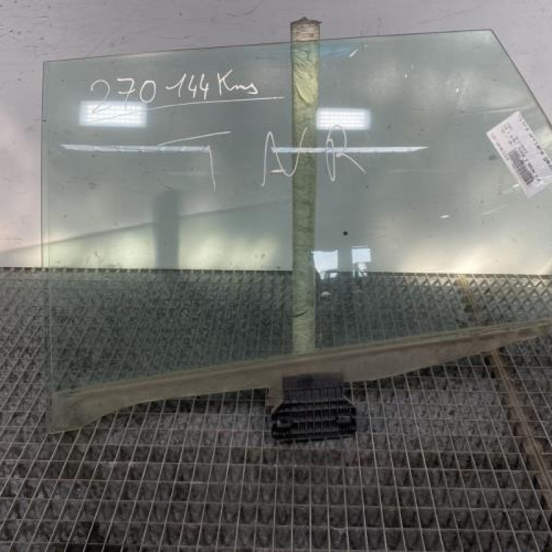 Vitre arriere gauche AUDI A4 2 Photo n°1