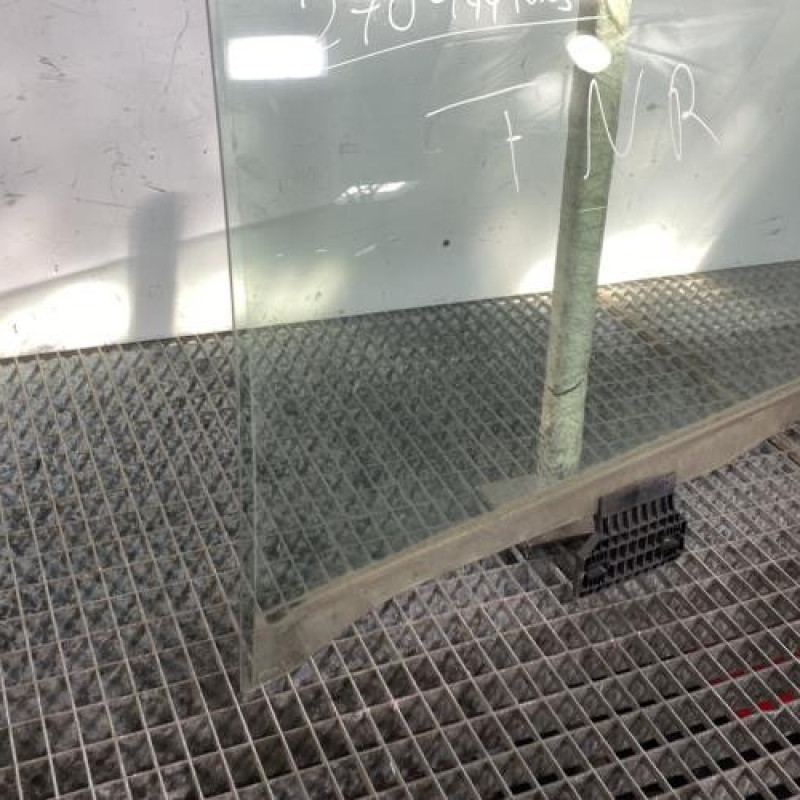 Vitre arriere gauche AUDI A4 2 Photo n°3