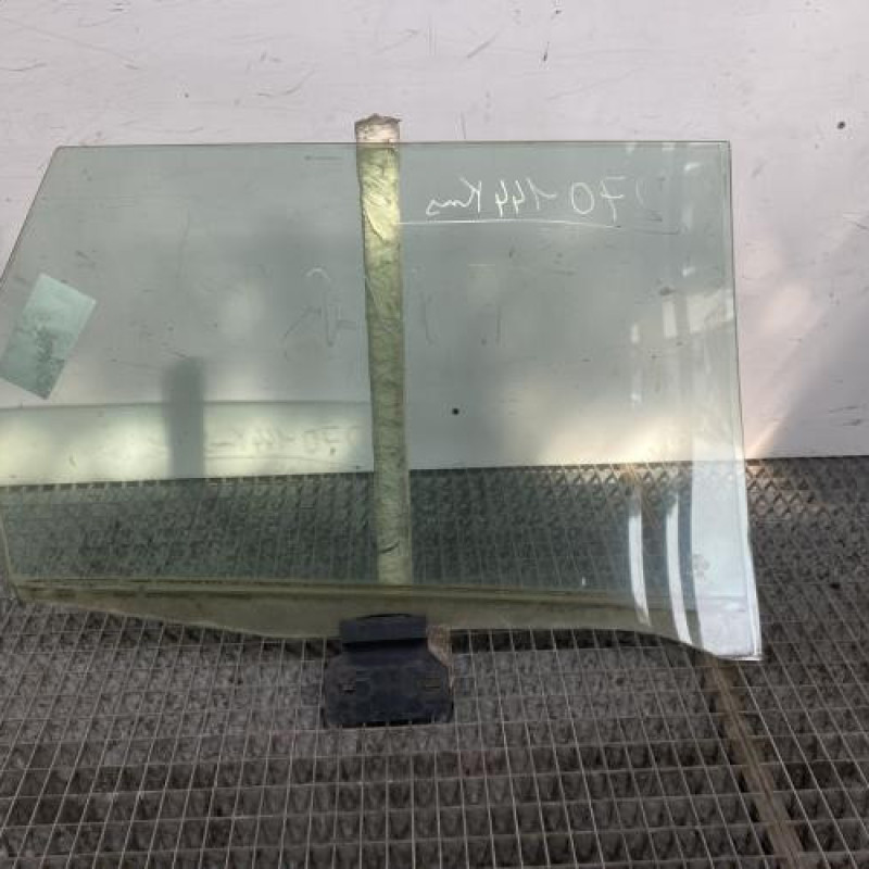 Vitre arriere gauche AUDI A4 2 Photo n°5