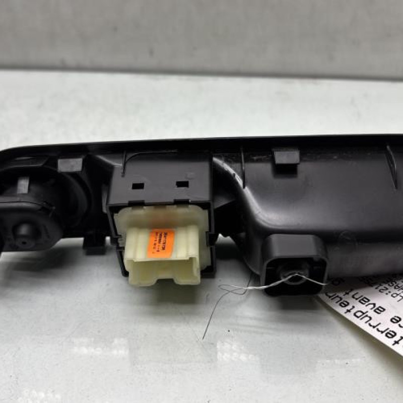 Interrupteur de leve vitre avant gauche RENAULT TWINGO 3 Photo n°2