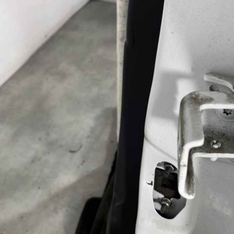 Porte arriere gauche PEUGEOT 2008 1 Photo n°4