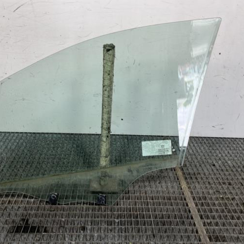 Vitre avant droit PEUGEOT 2008 1 Photo n°4