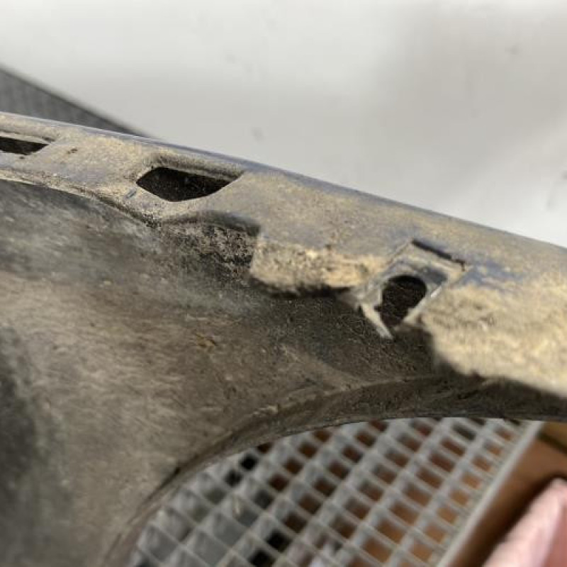 Pare choc avant RENAULT CLIO 2 Photo n°8