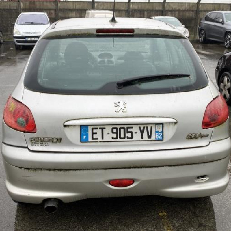 Attache ceinture avant gauche PEUGEOT 206 Photo n°10