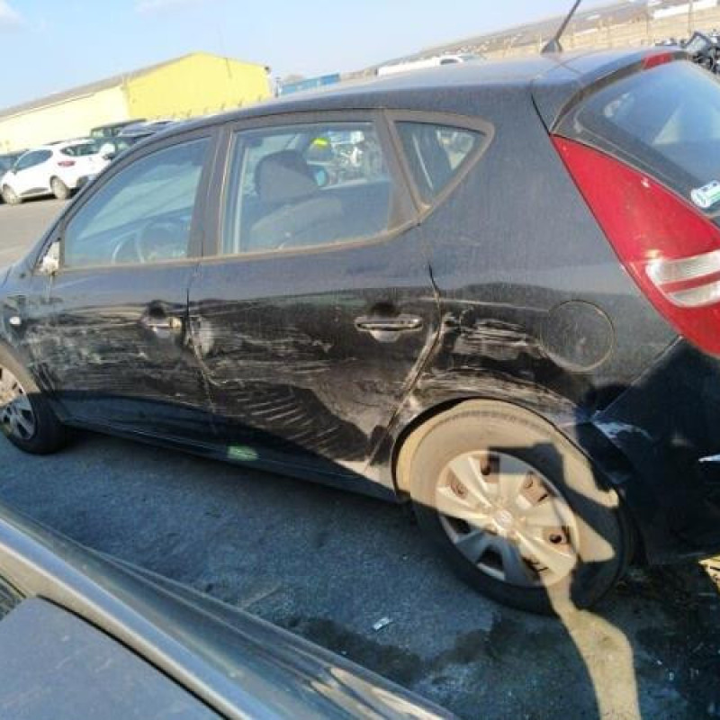 Vitre arriere gauche HYUNDAI I 30 1 Photo n°9