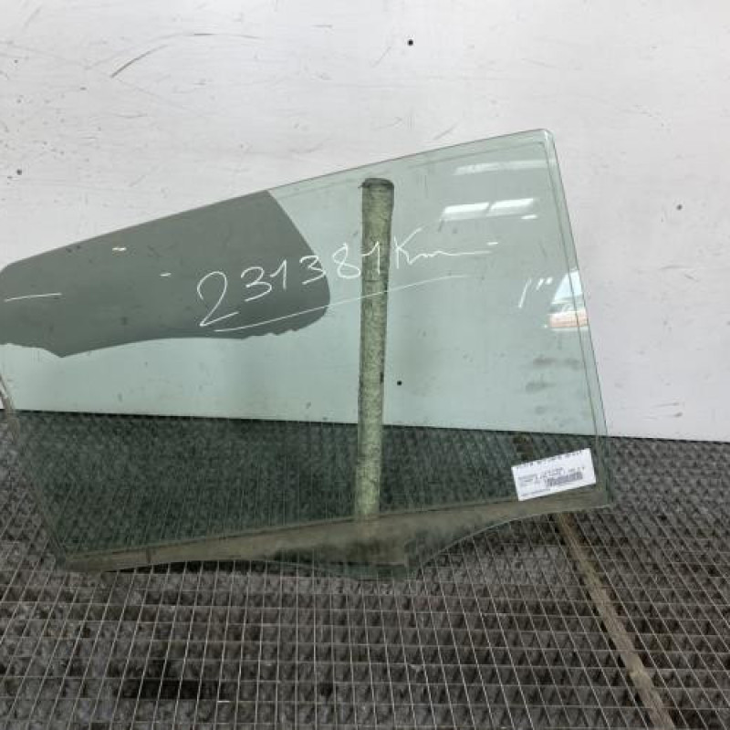 Vitre arriere droit MERCEDES CLASSE B 245 Photo n°1