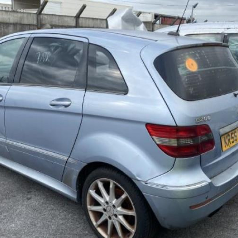 Vitre arriere droit MERCEDES CLASSE B 245 Photo n°7