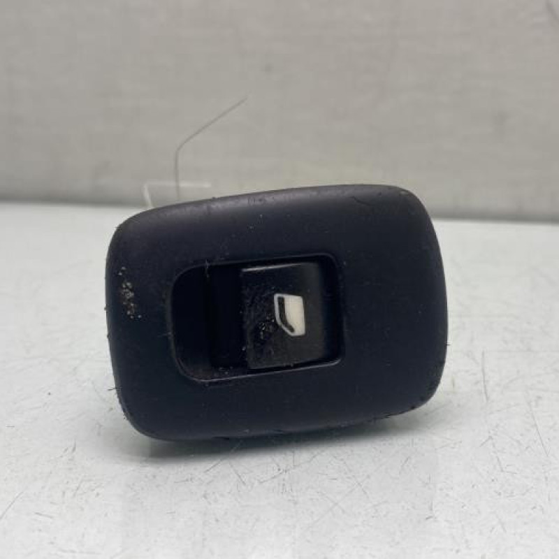 Interrupteur de leve vitre arriere droit PEUGEOT 207 Photo n°3