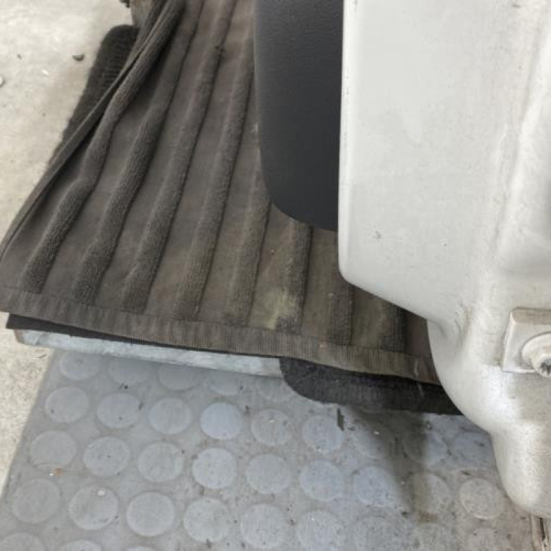 Porte avant gauche VOLKSWAGEN UP Photo n°6