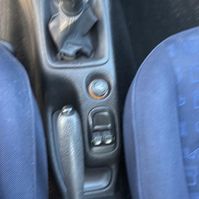Porte avant gauche PEUGEOT 206 Photo n°17
