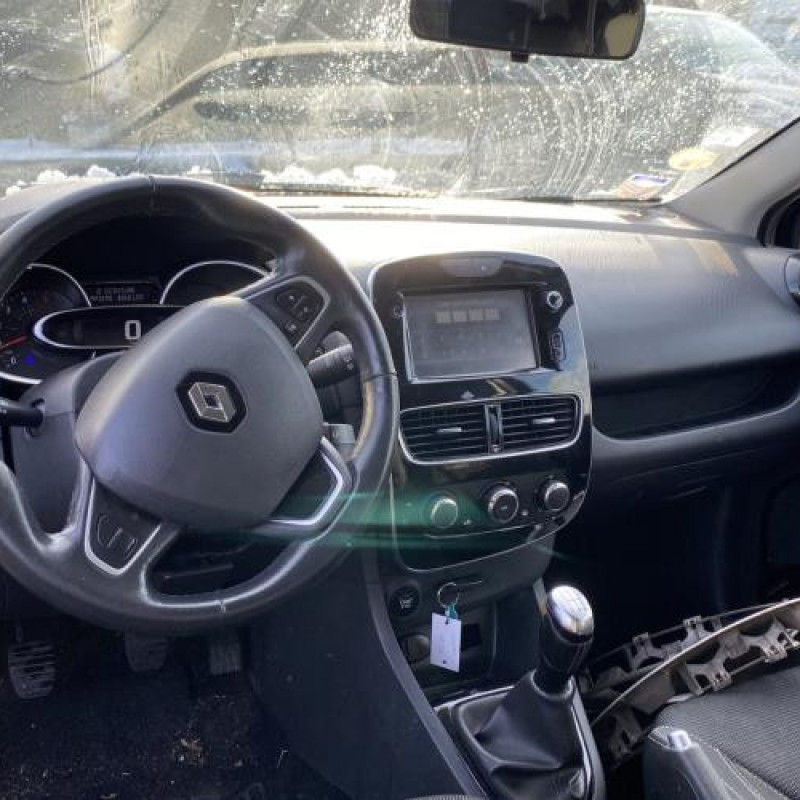 Aile avant gauche RENAULT CLIO 4 Photo n°17