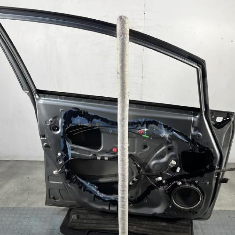Porte avant gauche TOYOTA VERSO Photo n°6