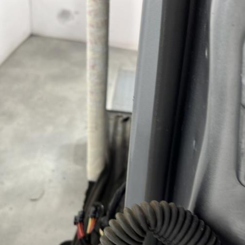 Porte avant gauche MERCEDES CLASSE M 164 Photo n°2