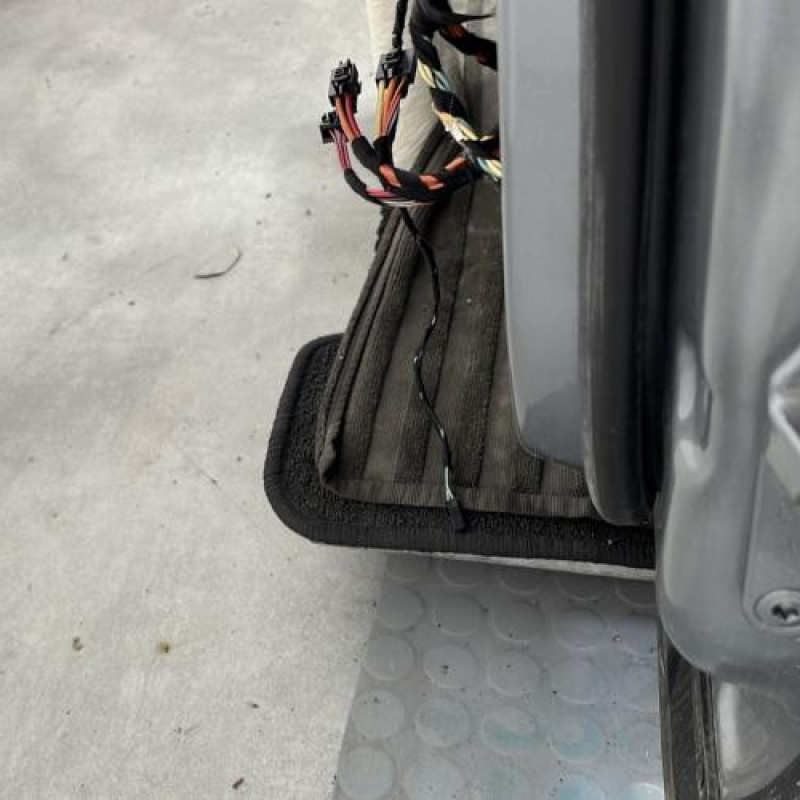 Porte avant gauche MERCEDES CLASSE M 164 Photo n°4