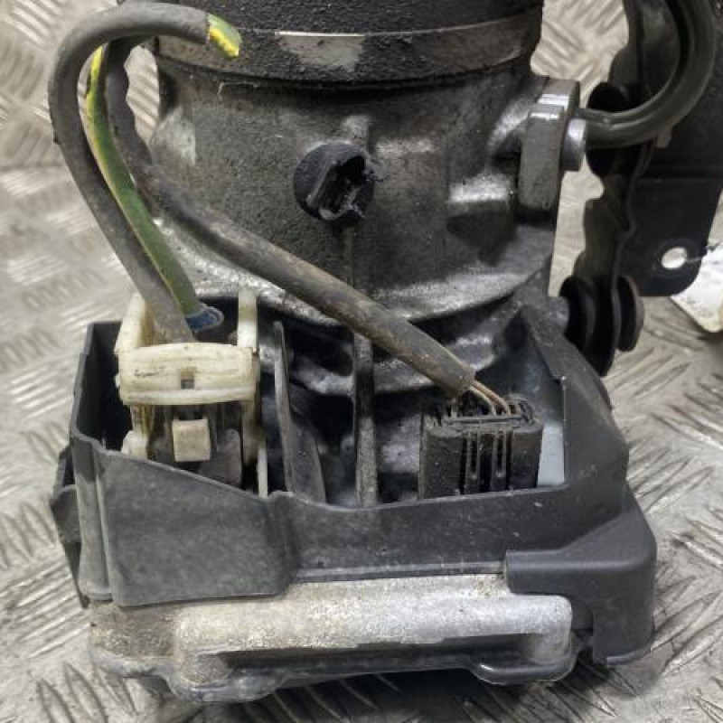 Pompe de direction CITROEN BERLINGO 2 Photo n°4