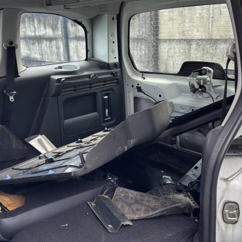 Pompe de direction CITROEN BERLINGO 2 Photo n°14