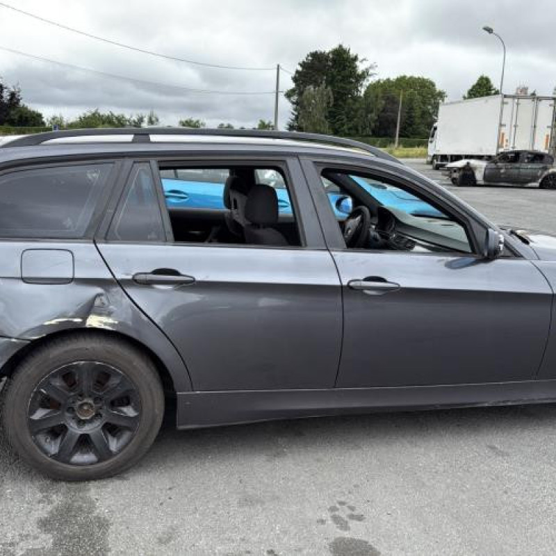Porte avant droit BMW SERIE 3 E91 Photo n°13