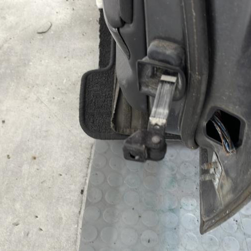 Porte avant gauche BMW SERIE 3 E91 Photo n°5