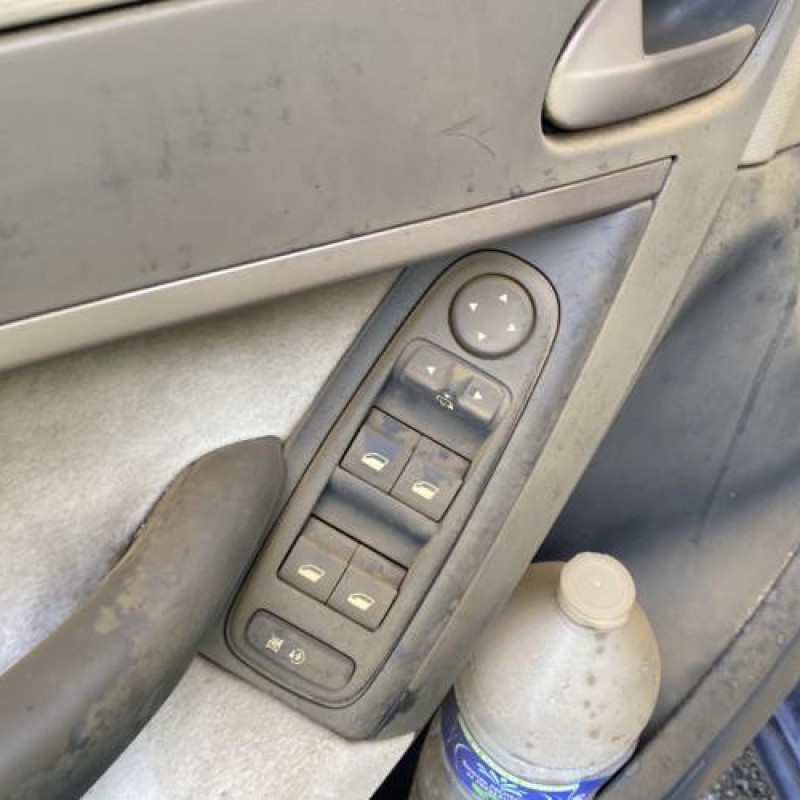 Porte avant droit CITROEN C4 PICASSO 1 Photo n°16